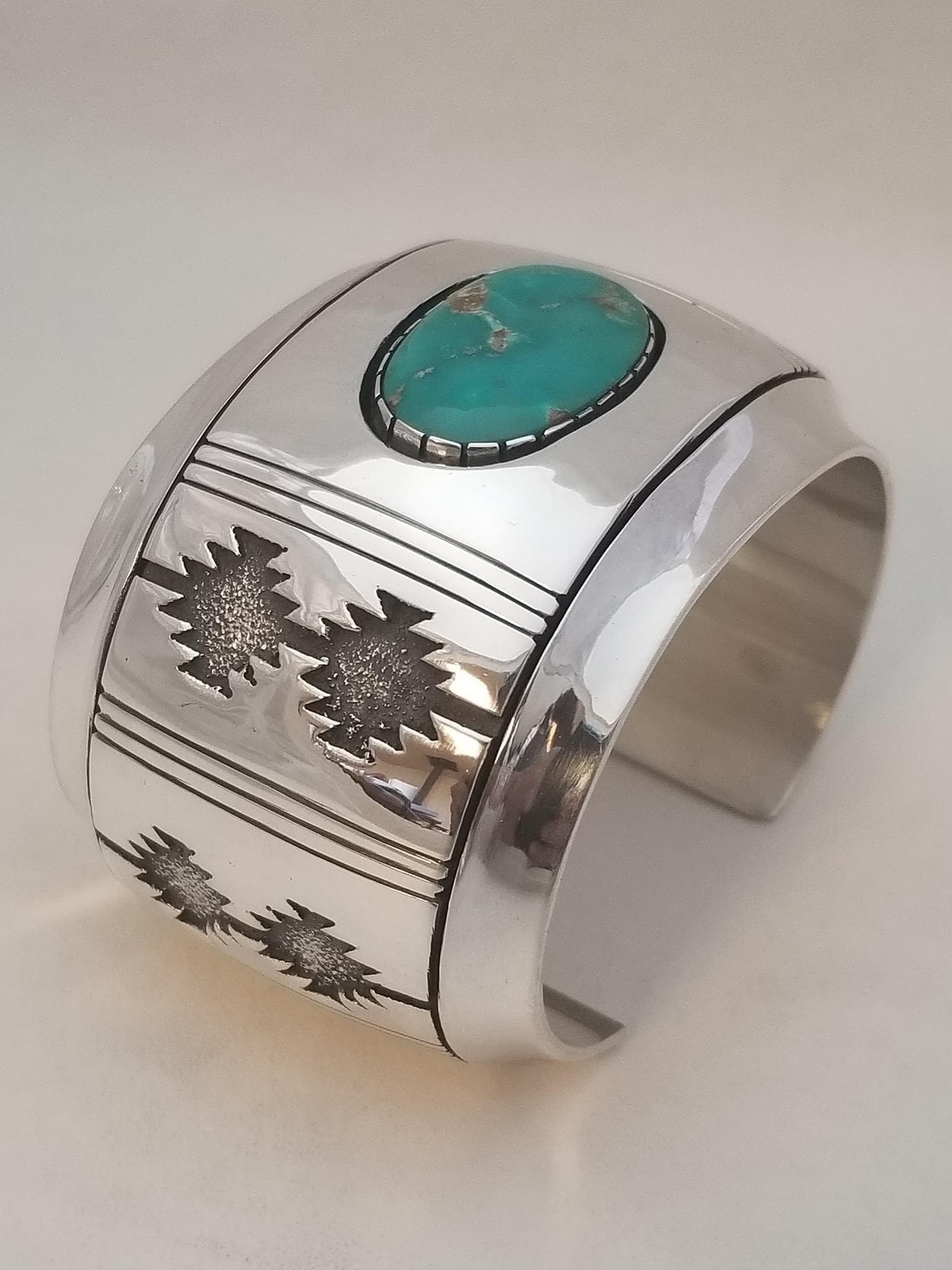 Rug designed cuff