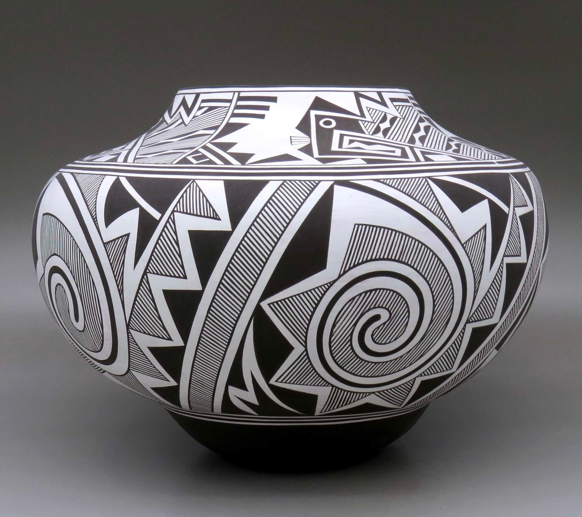 White Rain bird pot