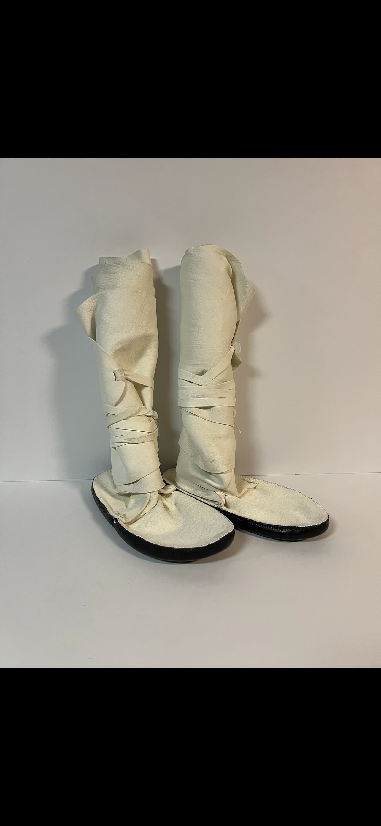 Women’s Buckskin Moccasins