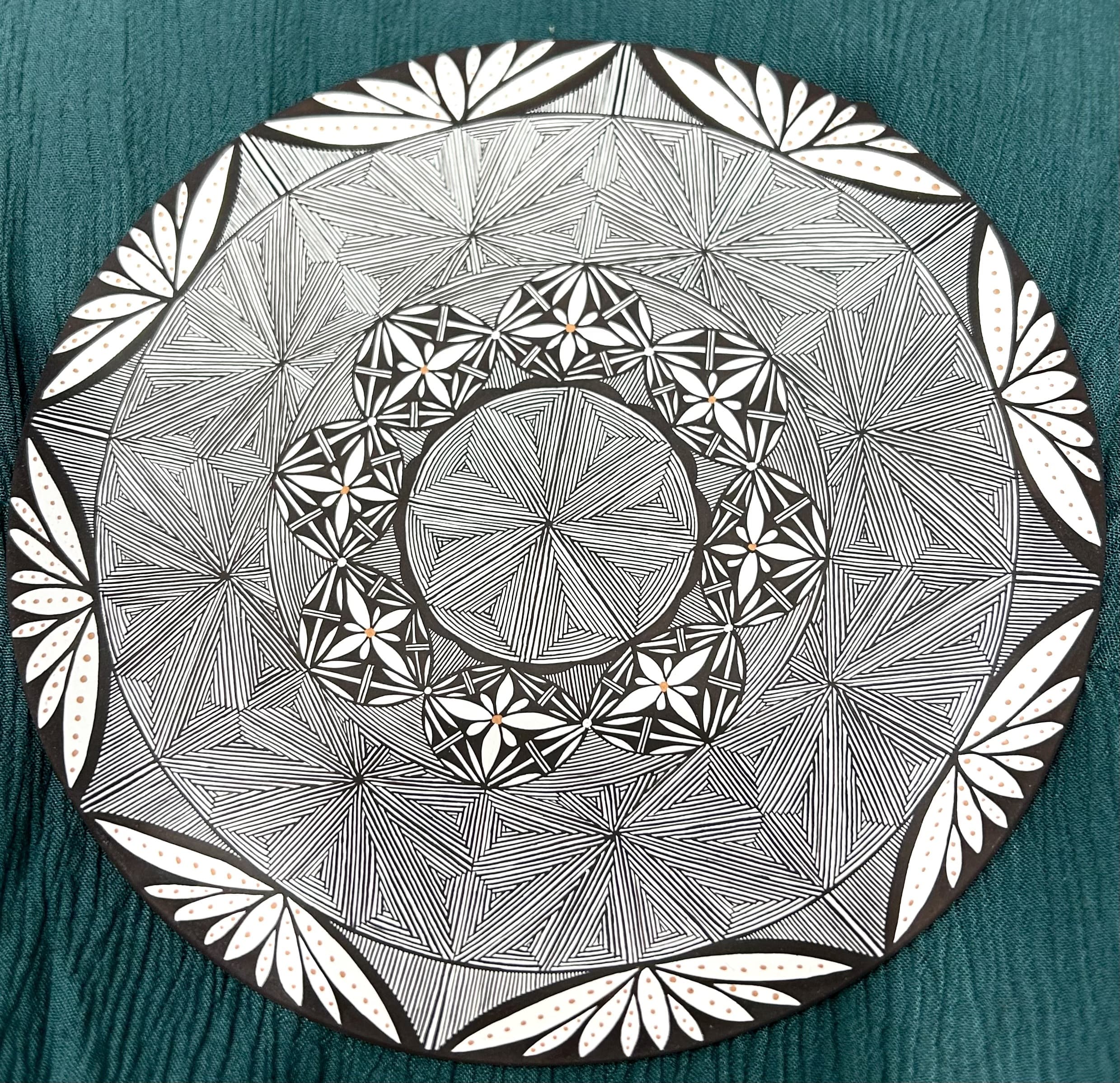 Fine line flower pattern plate